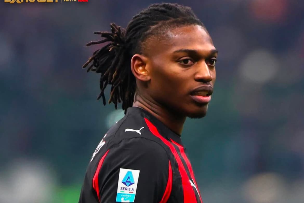 Galatasaray Lead Rafael Leão Race as Aston Villa Attempt Late Hijack