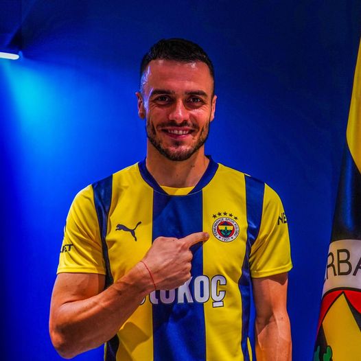 Filip Kostić has joined Fenerbahçe on loan from Juventus, with an option to buy