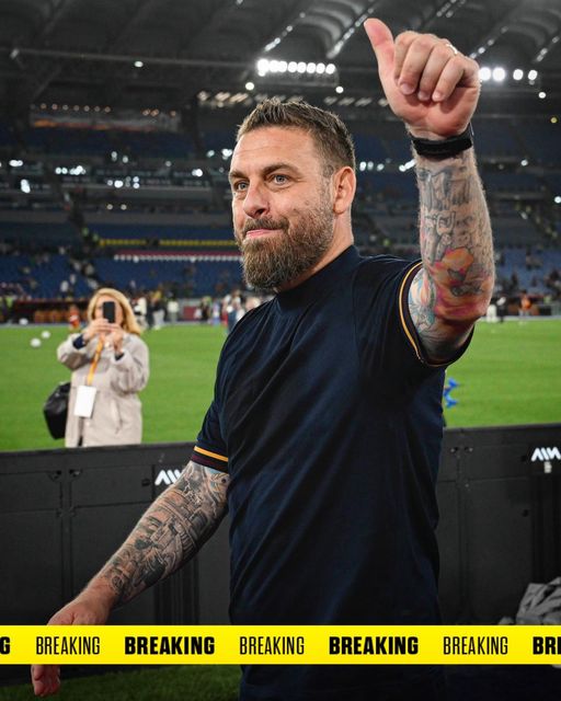 AS Roma Sacks Daniele de Rossi