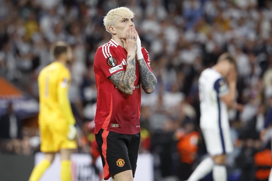 Alejandro Garnacho’s Manchester United Future Uncertain Amid Transfer Interest