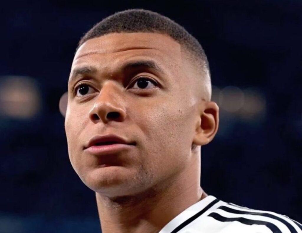 Kylian Mbappé Hospitalized with Acute Gastroenteritis, Real Madrid Confirms