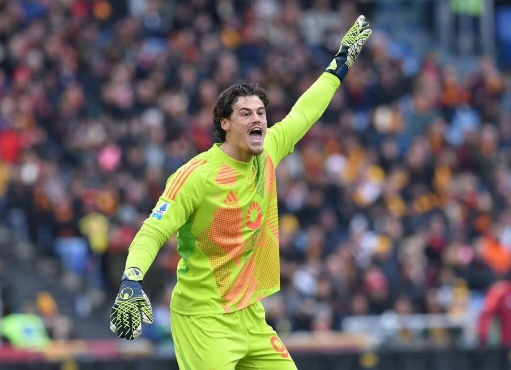 Mile Svilar Set to Sign New AS Roma Deal Until 2030