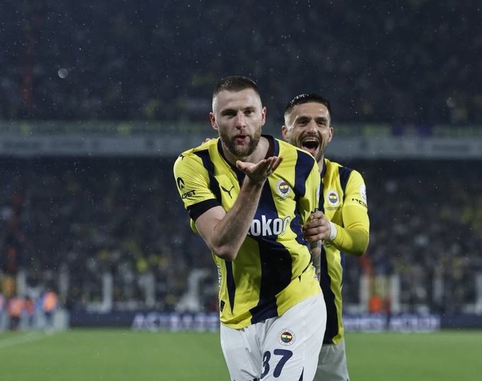 Škriniar Prioritizes Fenerbahçe as Transfer Talks Continue