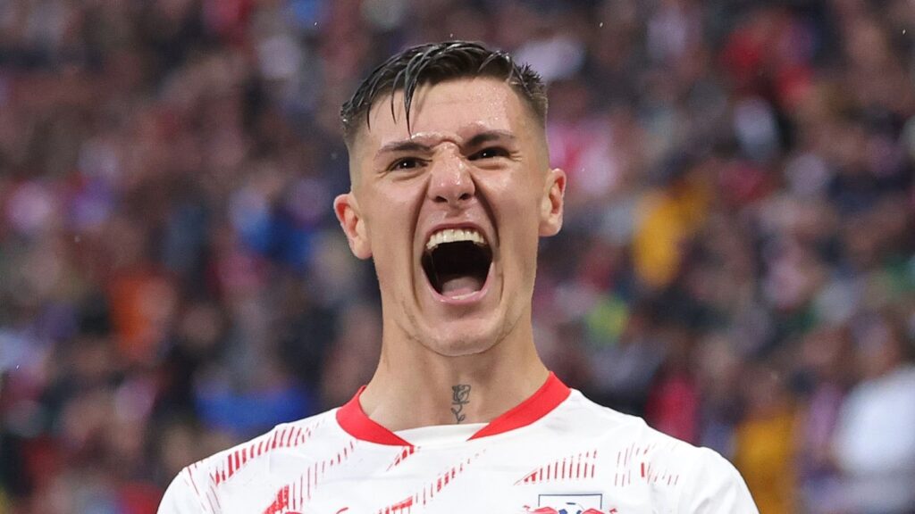 Newcastle Submit €80m Offer for Benjamin Šeško as Striker Saga Heats Up