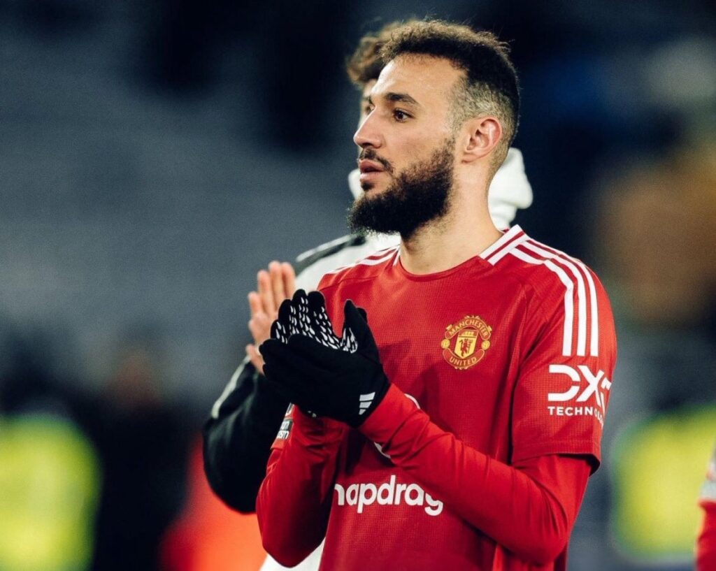 Mazraoui Ruled Out Until International Break After Suffering New Injury