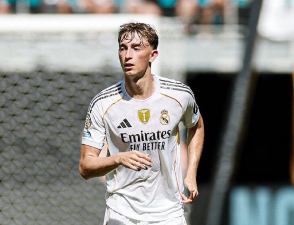 Dean Huijsen Leaves Spain Camp Due to Fitness Concerns; Aymeric Laporte Called Up