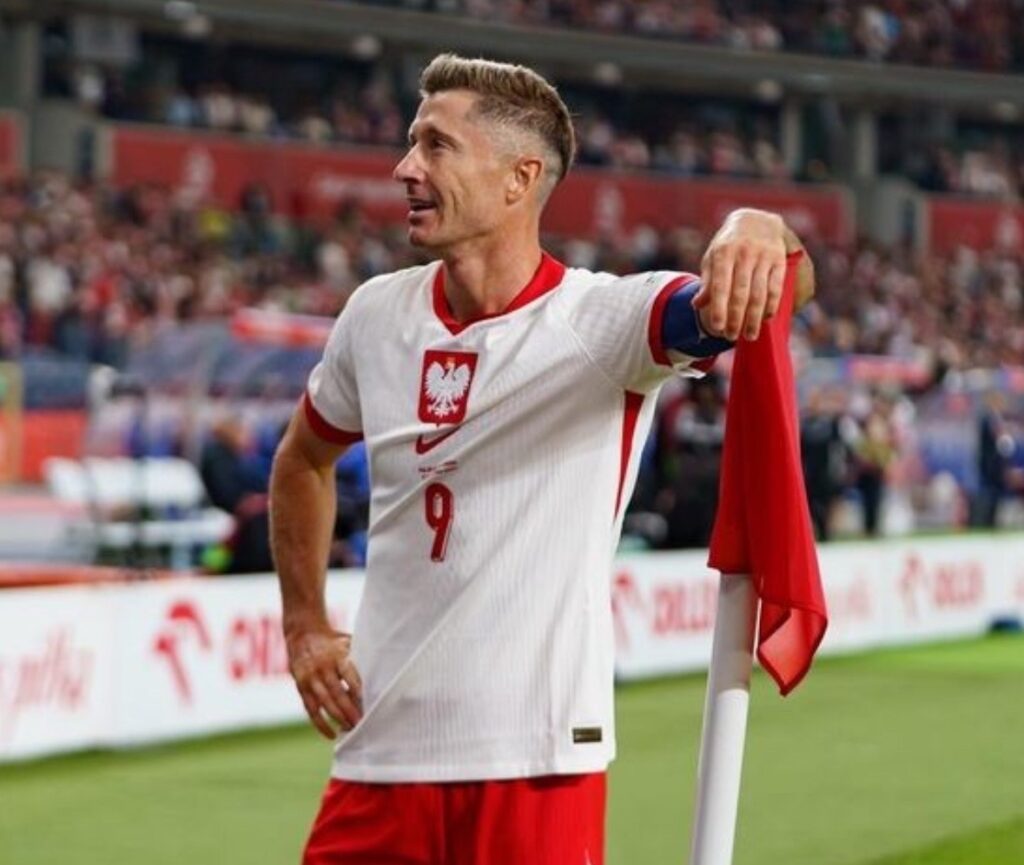 Robert Lewandowski's Injury Rules Him Out of El Clásico
