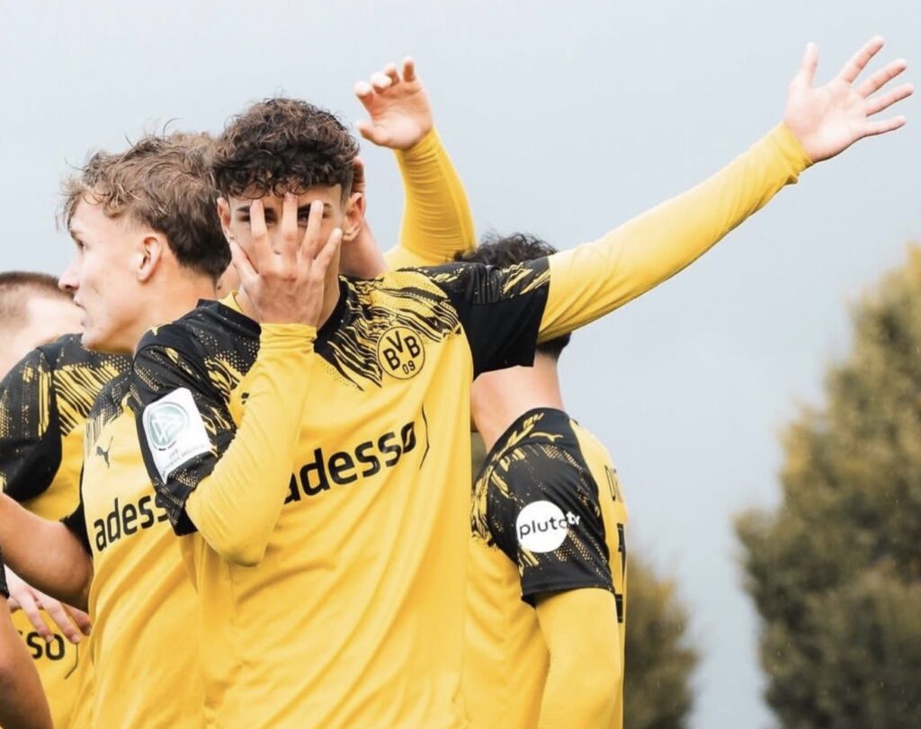 Long-Term Vision: Borussia Dortmund Closing in on New Deal for Samuele Inácio