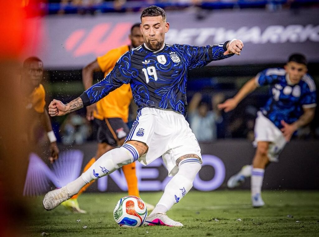 Lionel Messi’s Ultimate Act of Captaincy: Handing Penalty to Retiring Nicolás Otamendi in Final Home Game